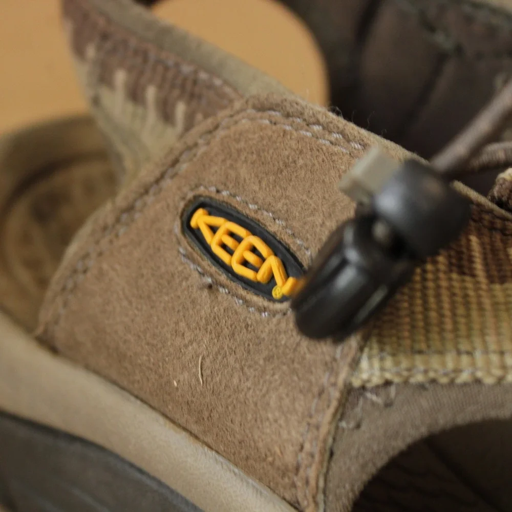 KEEN Newport H2 Hybrid Sandals Mens Sz 10.5 Brown Hiking Outdoors Waterproof